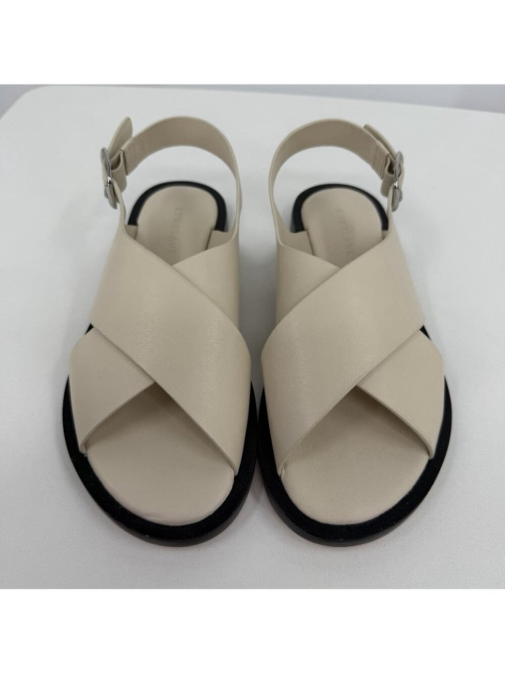 Everlane The City Crossover Sandals size 8.5 in Cream Leather Ankle Strap Buckle - Picture 3 of 9